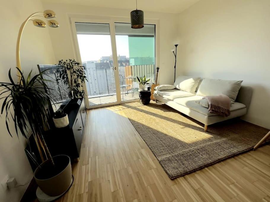 New! Near Schonbrunn Palace Vienne